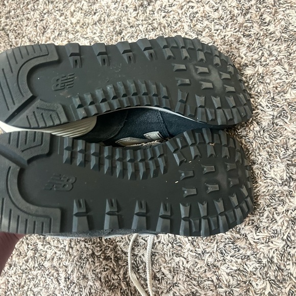 New Balance 574 Women’s Gray Sneakers - Picture 5 of 10